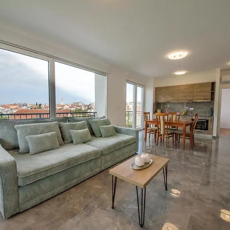 2 Apartment *