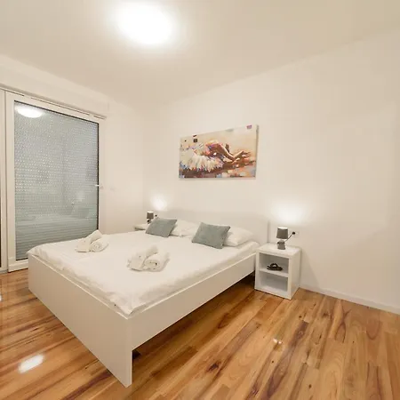 2 * Zadar