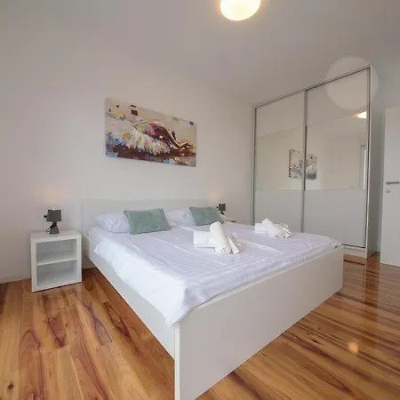 2 Apartment *